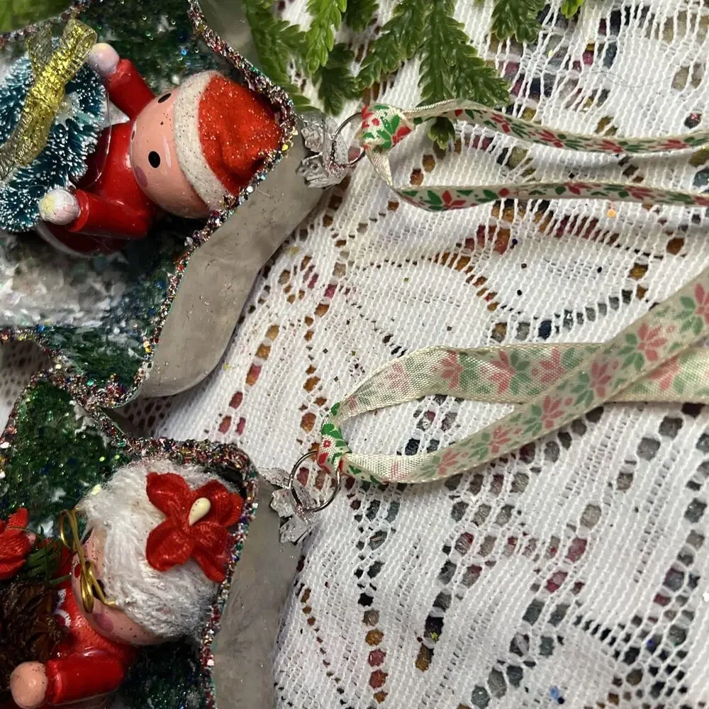 Vintage Star Tart Tins Set/2 Santa Mrs Claus Diorama Mid Century Ornaments
